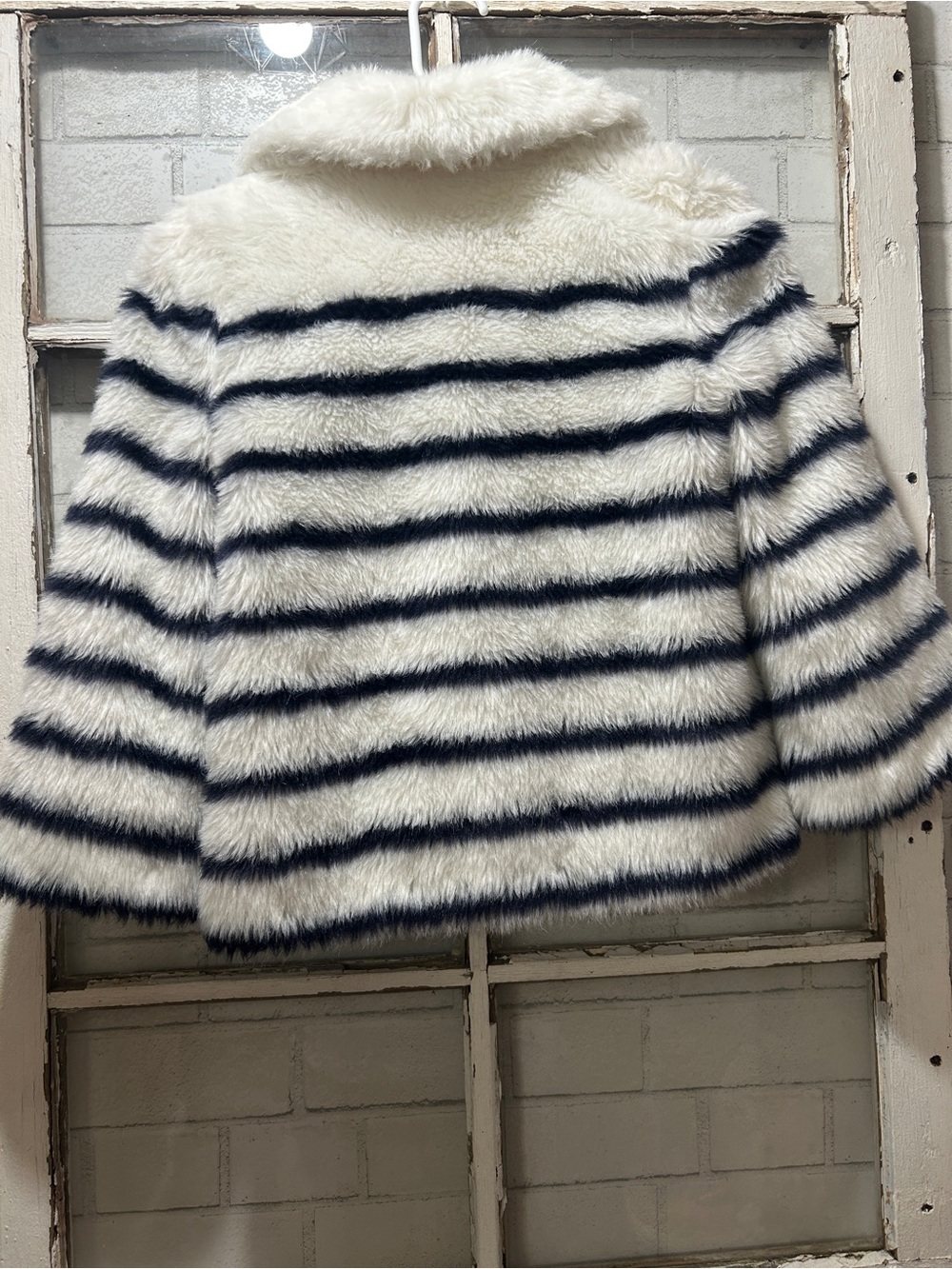 Janie and Jack x Juno Valentine Striped Faux Fur Coat Size 10-12 - Picture 6 of 6